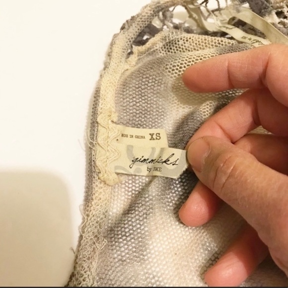 Gimmicks by BKE waterfall crochet cardigan - Picture 4 of 5